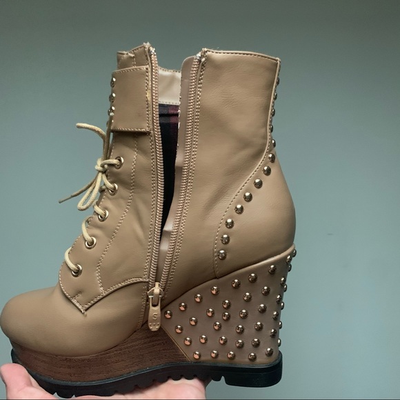 Wonder Woman Pandemic Edition Studded Wedge Heels - Picture 9 of 14